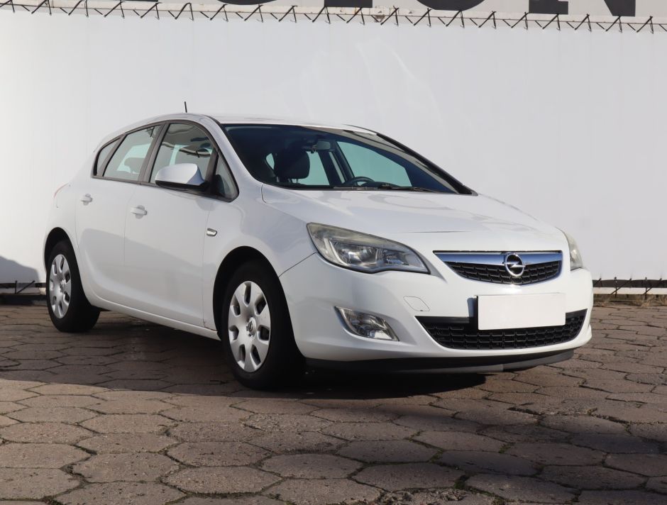 Opel Astra - 2010