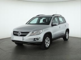Volkswagen Tiguan - 2011