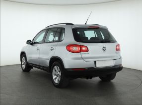 Volkswagen Tiguan - 2011
