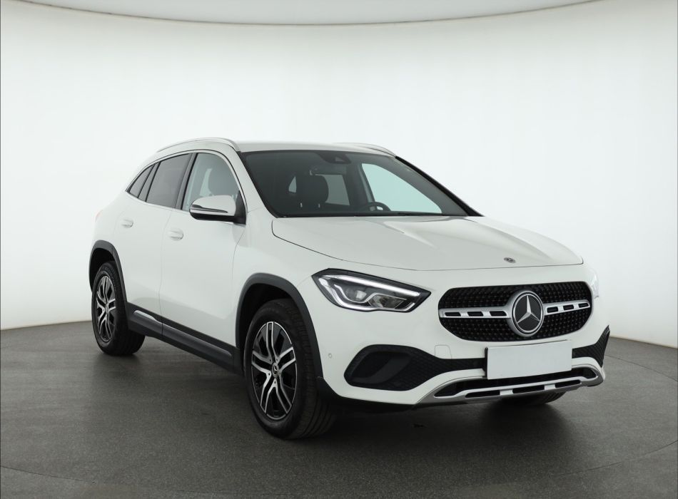 Mercedes-Benz GLA - 2020