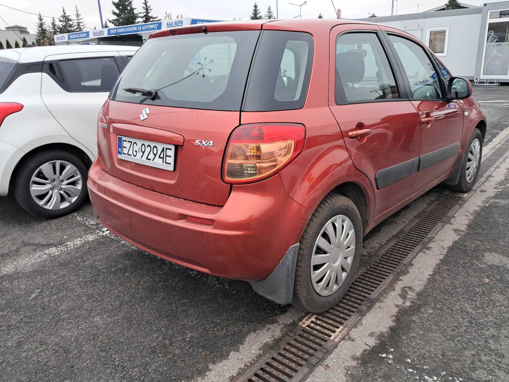 Suzuki SX4