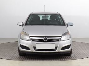 Opel Astra - 2012