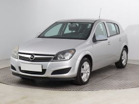 Opel Astra - 2012