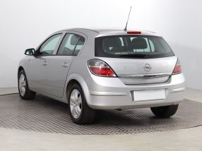 Opel Astra - 2012