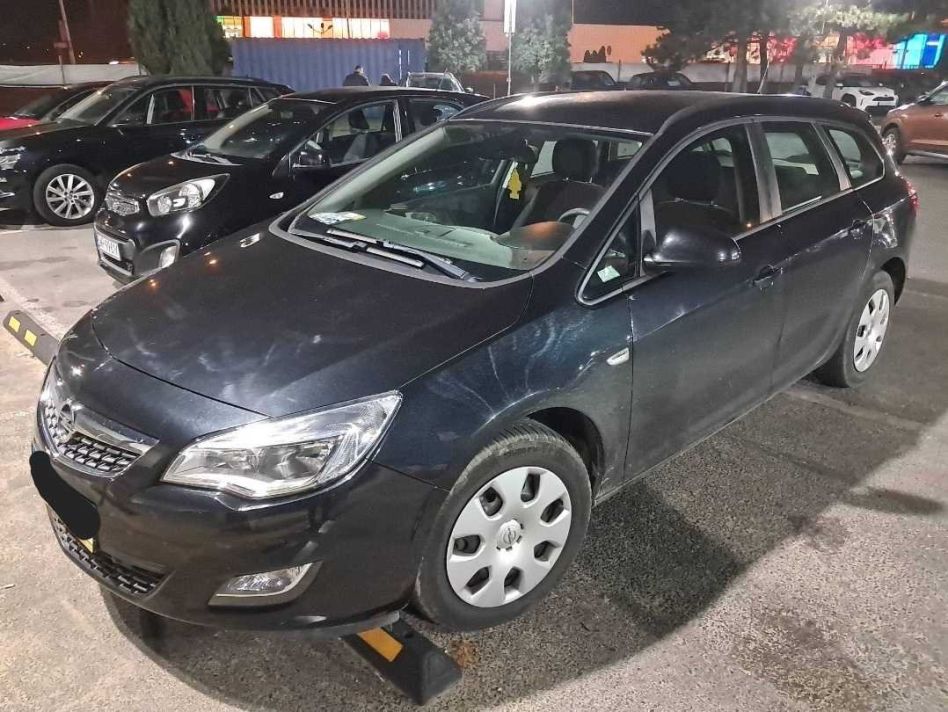 Opel Astra - 2012