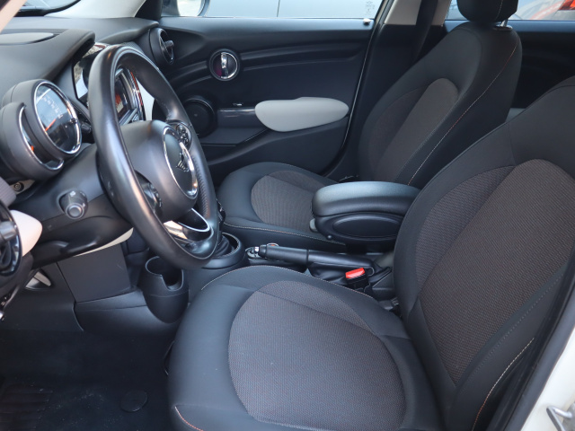 MINI 5-door