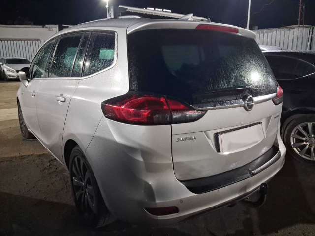Opel Zafira 2016