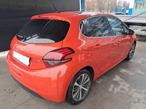 Peugeot 208 - 2016