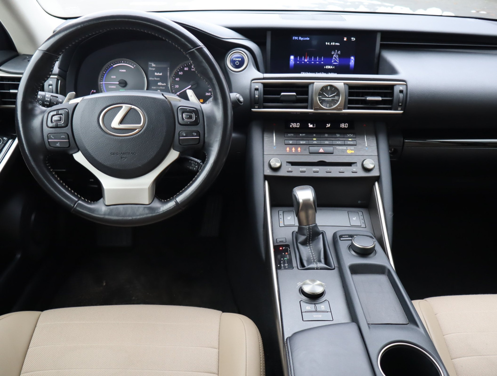 Lexus IS