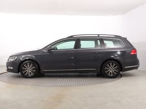 Volkswagen Passat - 2011
