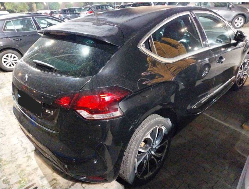DS 4