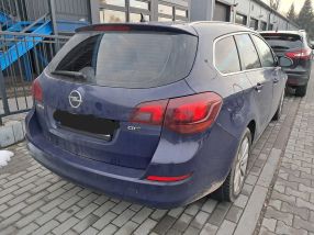 Opel Astra - 2011