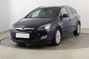 Opel Astra - 2011