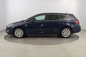 Opel Astra - 2011