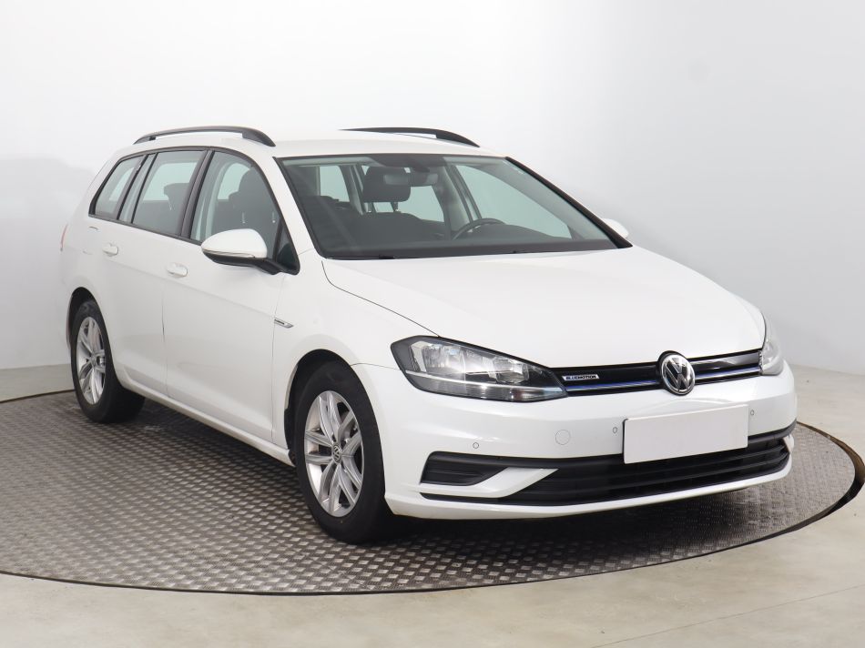 Volkswagen Golf - 2020