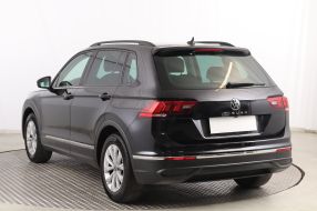 Volkswagen Tiguan - 2021