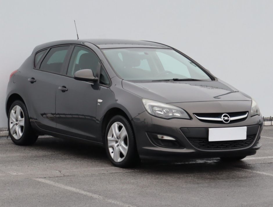 Opel Astra - 2013
