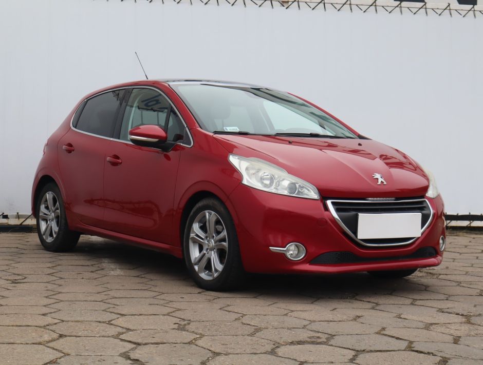 Peugeot 208 - 2015