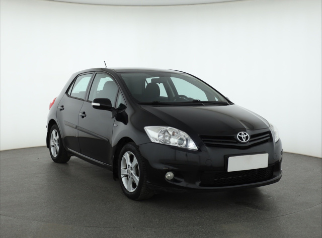 Toyota Auris 2011