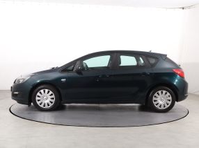 Opel Astra - 2013