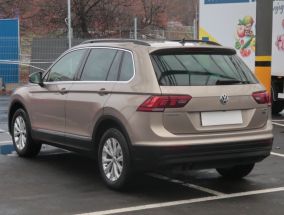 Volkswagen Tiguan - 2019