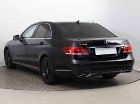 Mercedes-Benz E - 2015