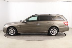 Mercedes-Benz E - 2010