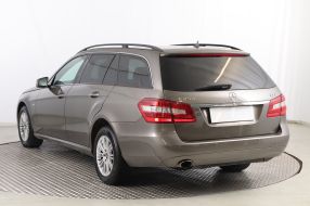 Mercedes-Benz E - 2010