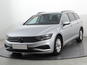 Volkswagen Passat - 2021