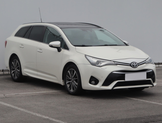 Toyota Avensis 2015