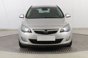 Opel Astra - 2012