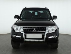 Mitsubishi Pajero - 2015