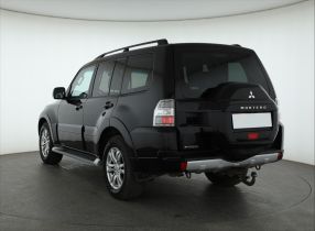 Mitsubishi Pajero - 2015