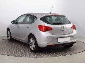 Opel Astra - 2015
