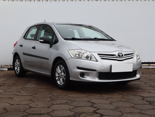 Toyota Auris 2011