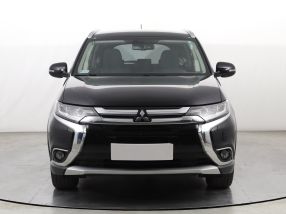 Mitsubishi Outlander - 2016