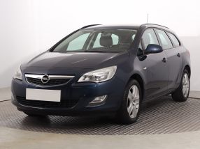 Opel Astra - 2011