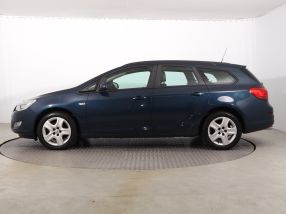 Opel Astra - 2011