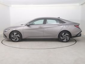 Hyundai Elantra - 2023