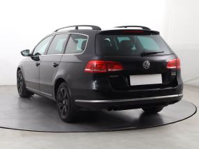 Volkswagen Passat - 2011