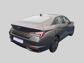 Hyundai Elantra - 2021