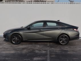 Hyundai Elantra - 2021