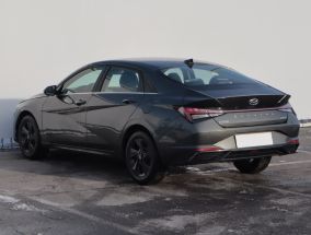 Hyundai Elantra - 2021