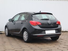 Opel Astra - 2013