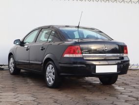 Opel Astra - 2010