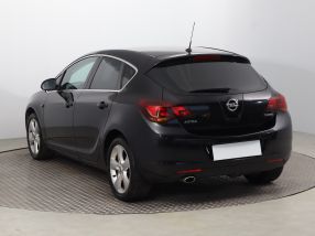 Opel Astra - 2010