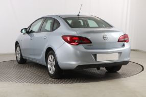 Opel Astra - 2015