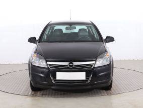 Opel Astra - 2010