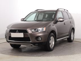 Mitsubishi Outlander - 2012