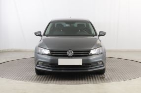 Volkswagen Jetta - 2016